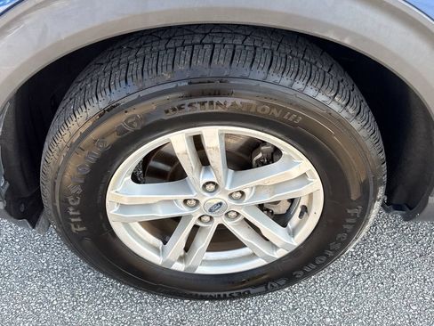 Used 2020 Ford Explorer XLT RWD image 11