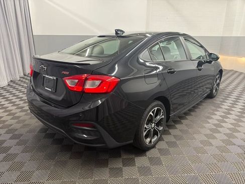 Used 2019 Chevrolet Cruze LT w/ Convenience Package FWD image 5