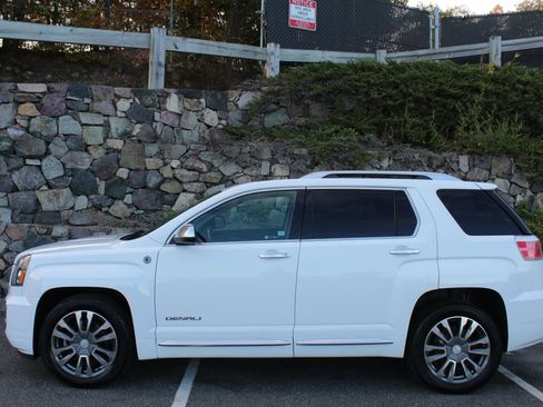 Used 2017 GMC Terrain Denali image 6
