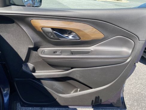 Used 2018 GMC Terrain SLE w/ Driver Convenience Package FWD image 16