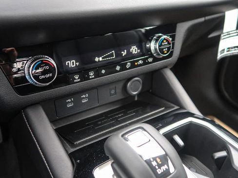 New 2025 Mitsubishi Outlander AWD image 38