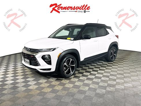 Used 2023 Chevrolet TrailBlazer RS w/ Convenience Package image 3