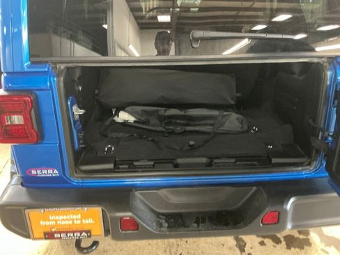 Certified 2025 Jeep Wrangler Unlimited Sahara AWD/4WD image 28