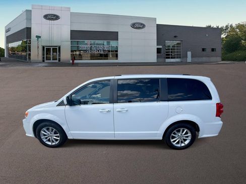 Used 2020 Dodge Grand Caravan SXT FWD image 6