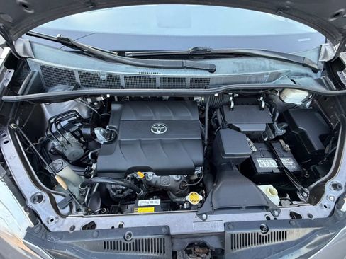 Used 2012 Toyota Sienna LE w/ Towing Pkg FWD image 21