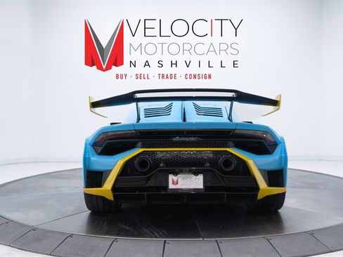 Used 2023 Lamborghini Huracan STO image 7