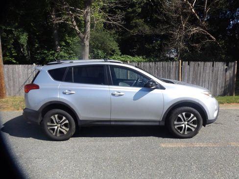 Used 2014 Toyota RAV4 LE AWD/4WD image 6