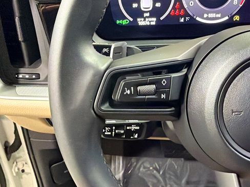 Certified 2025 Porsche Cayenne image 36