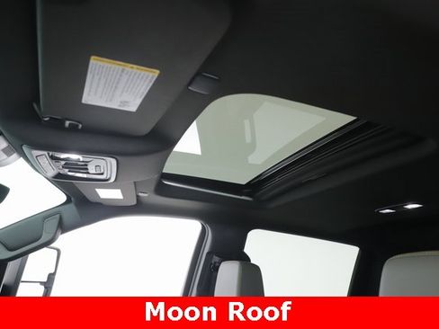 Used 2024 Chevrolet Silverado 2500 ZR2 w/ Technology Package image 18