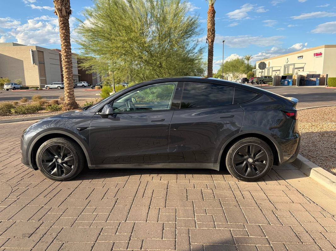 Used 2024 Tesla Model Y Long Range RWD image 5