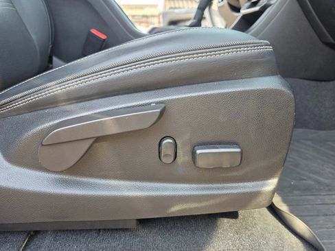 Used 2021 GMC Canyon Denali image 30