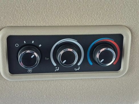 Used 2025 Chevrolet Express 3500 LT w/ LT Preferred Equipment Group RWD image 67