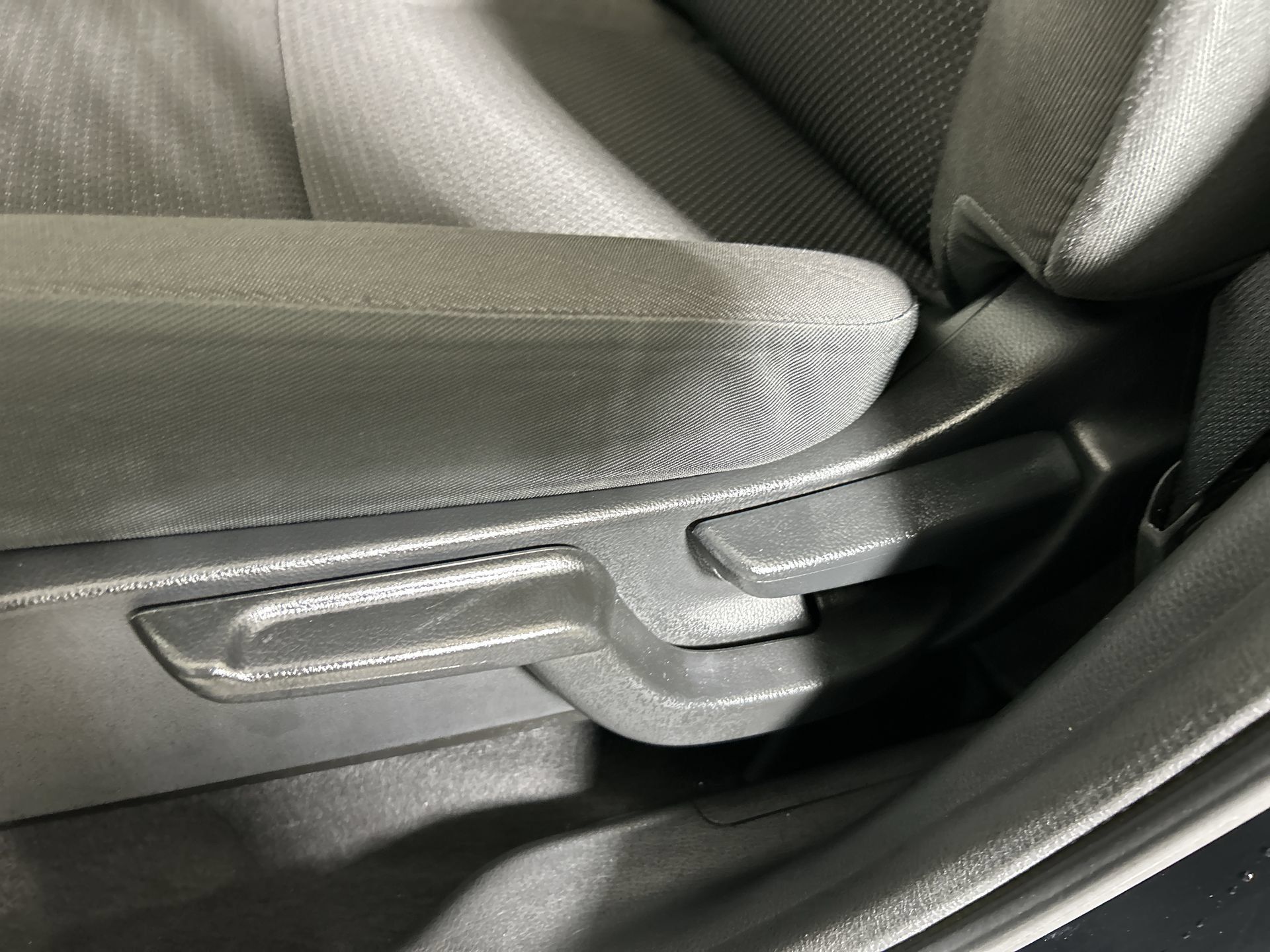 Used 2019 Honda HR-V LX image 41