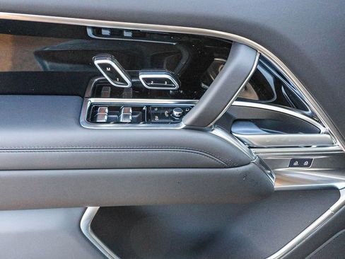 New 2026 Land Rover Range Rover SE image 31