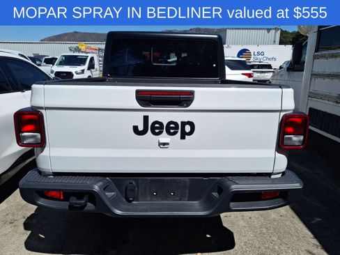 Used 2025 Jeep Gladiator Sport AWD/4WD image 7