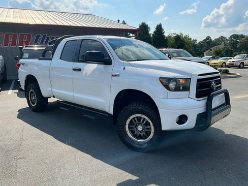 Used 2010 Toyota Tundra 4x4 Double Cab image 2