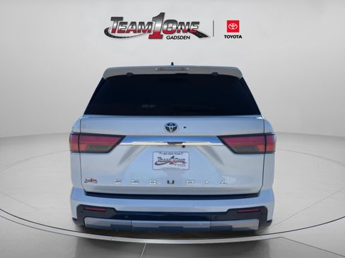 Used 2023 Toyota Sequoia Limited image 9