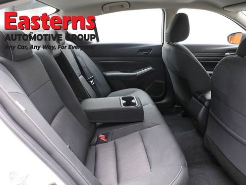 Used 2025 Nissan Altima 2.5 SV image 23