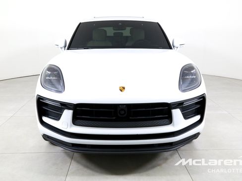 Used 2024 Porsche Macan w/ Premium Plus Package AWD/4WD image 4