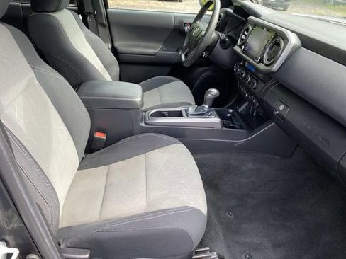 Used 2023 Toyota Tacoma TRD Sport image 19