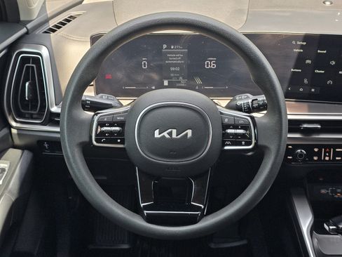 Used 2024 Kia Sorento LX FWD image 14