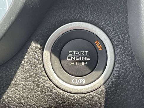Used 2025 RAM 1500 4x4 Crew Cab image 24