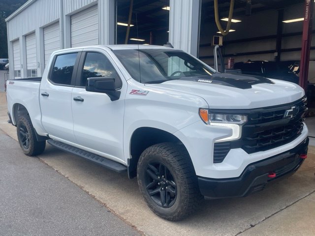 Used 2023 Chevrolet Silverado 1500 LT Trail Boss w/ Convenience Package II AWD/4WD image 1