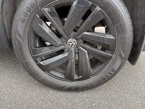 Used 2021 Volkswagen Atlas SEL image 12