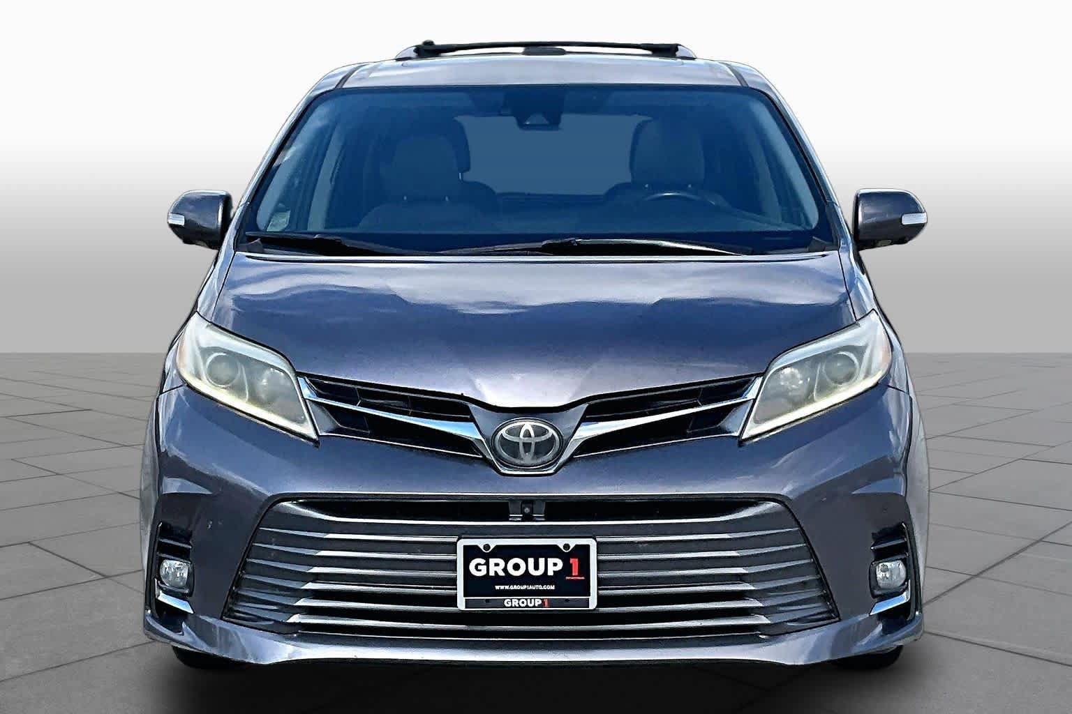 Used 2019 Toyota Sienna Limited Premium AWD/4WD image 3
