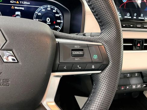 Used 2023 Mitsubishi Outlander SEL image 25