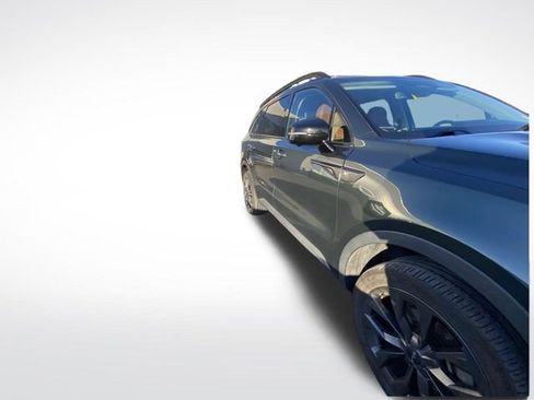 Certified 2022 Kia Sorento SX Prestige w/ Rust Color Package image 12