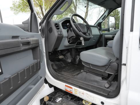 Used 2023 Ford F650 2WD Regular Cab Super Duty image 16