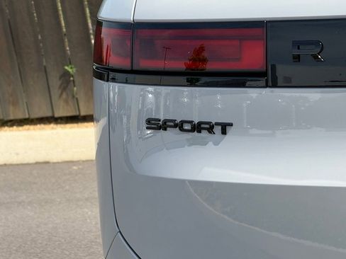 New 2026 Land Rover Range Rover Sport SE AWD/4WD image 33