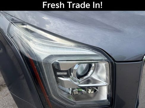 Used 2018 GMC Yukon XL Denali AWD/4WD image 5