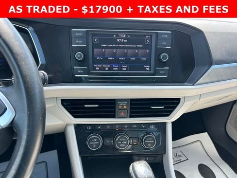 Used 2023 Volkswagen Jetta SE FWD image 22