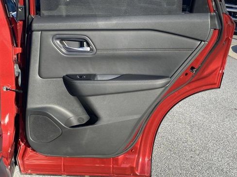 Used 2024 Nissan Rogue SL w/ SL Premium Package image 30