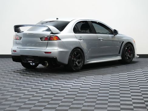 Used 2015 Mitsubishi Lancer Evolution GSR image 6