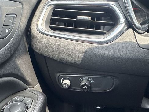 Certified 2024 Chevrolet Equinox LT w/ LPO, Floor Liner Package FWD image 17