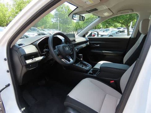 Used 2024 Honda CR-V LX image 2