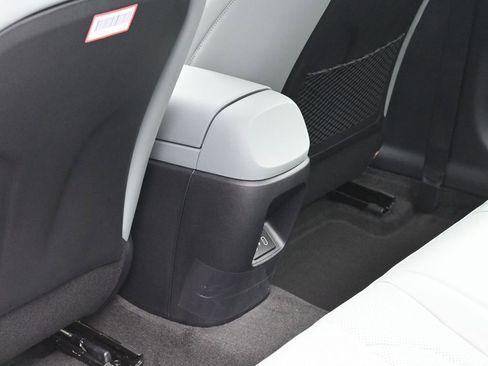 Used 2025 Hyundai Elantra Limited FWD image 30