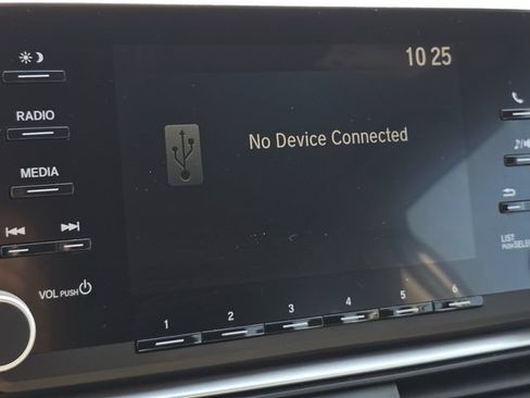 Used 2019 Honda Accord LX image 4