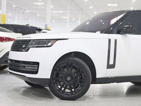 Used 2023 Land Rover Range Rover SE AWD/4WD image 3
