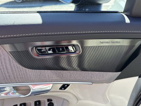 New 2026 Volvo XC90 B6 Ultra w/ Lounge Package image 12