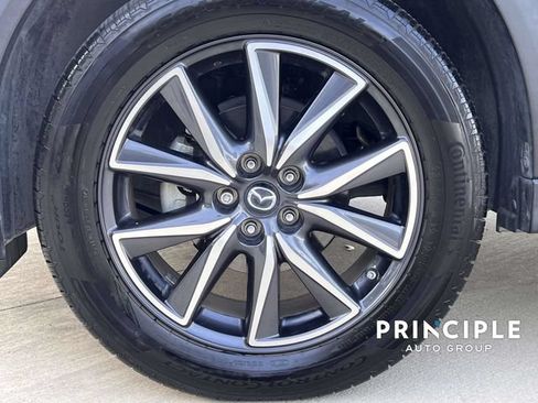 Used 2018 MAZDA CX-5 Touring w/ Preferred Equipment Package FWD image 4