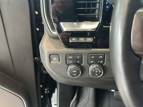 Used 2024 Chevrolet Silverado 1500 High Country w/ High Country Premium Package AWD/4WD image 16