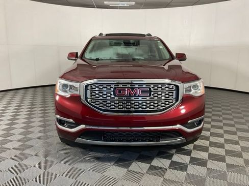 Used 2017 GMC Acadia Denali w/ Technology Package FWD image 2