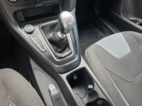 Used 2017 Ford Focus ST FWD image 31