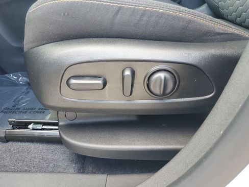 Used 2020 Chevrolet Equinox LT FWD image 22