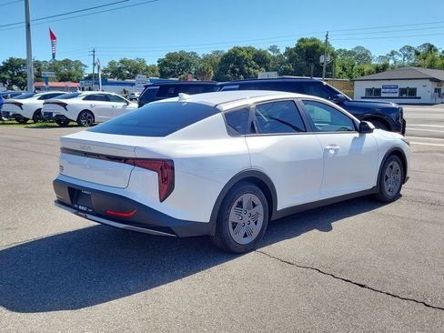 New 2026 Kia K4 FWD image 6