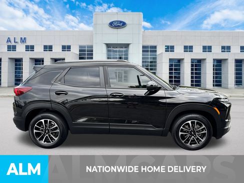 Used 2024 Chevrolet TrailBlazer LT w/ Driver Confidence Package image 5